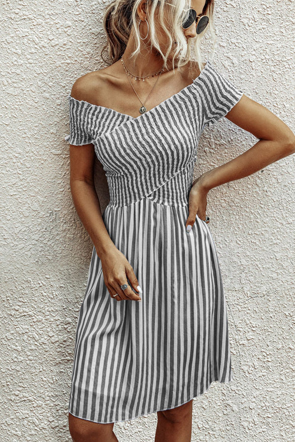 Veleaee Fashion Short Sleeve Stripe Dress