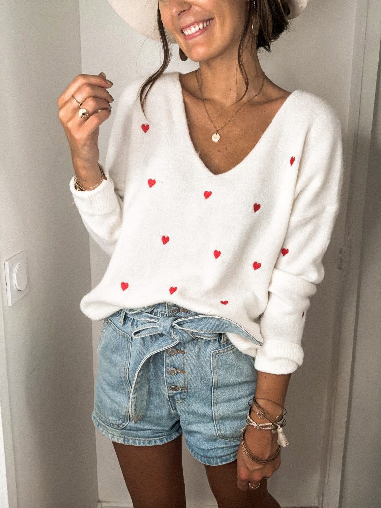 Veleaee Love Polka Dot V-Neck Sweater