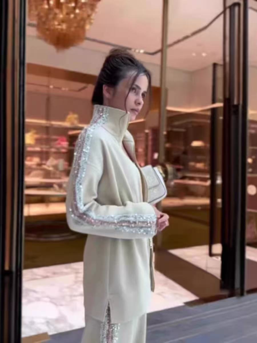 Veleaee Elegant Sequin-Trimmed Top and Wide-Leg Pants 2-Piece Set