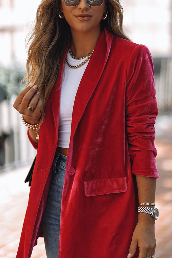 Veleaee Ritz and Romance Pocketed Velvet Blazer