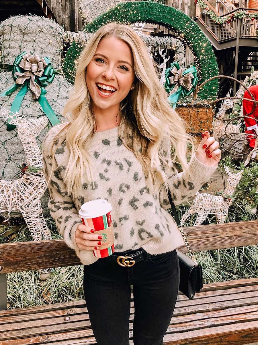 Veleaee Leopard Printed Knit Sweater