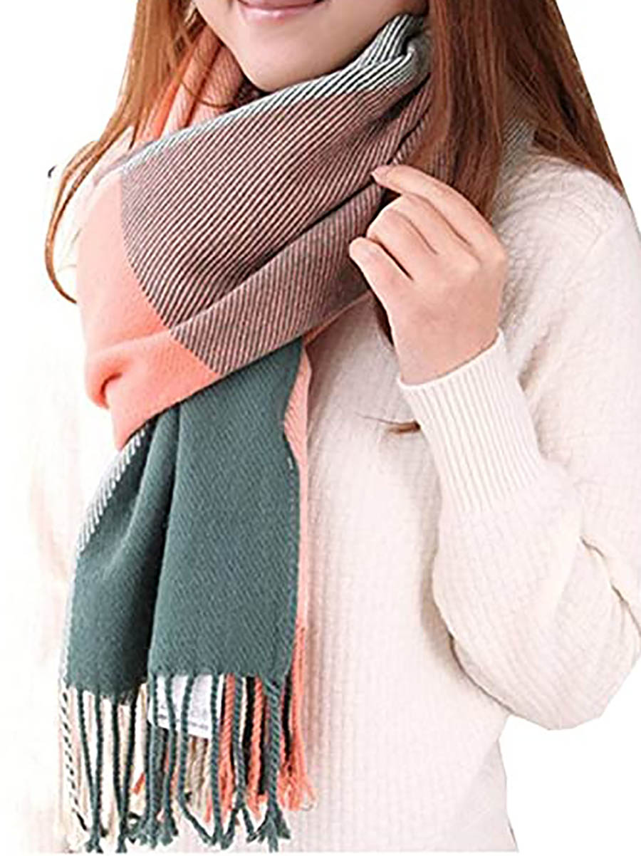 Veleaee Warm Plaid Tassel Scarf