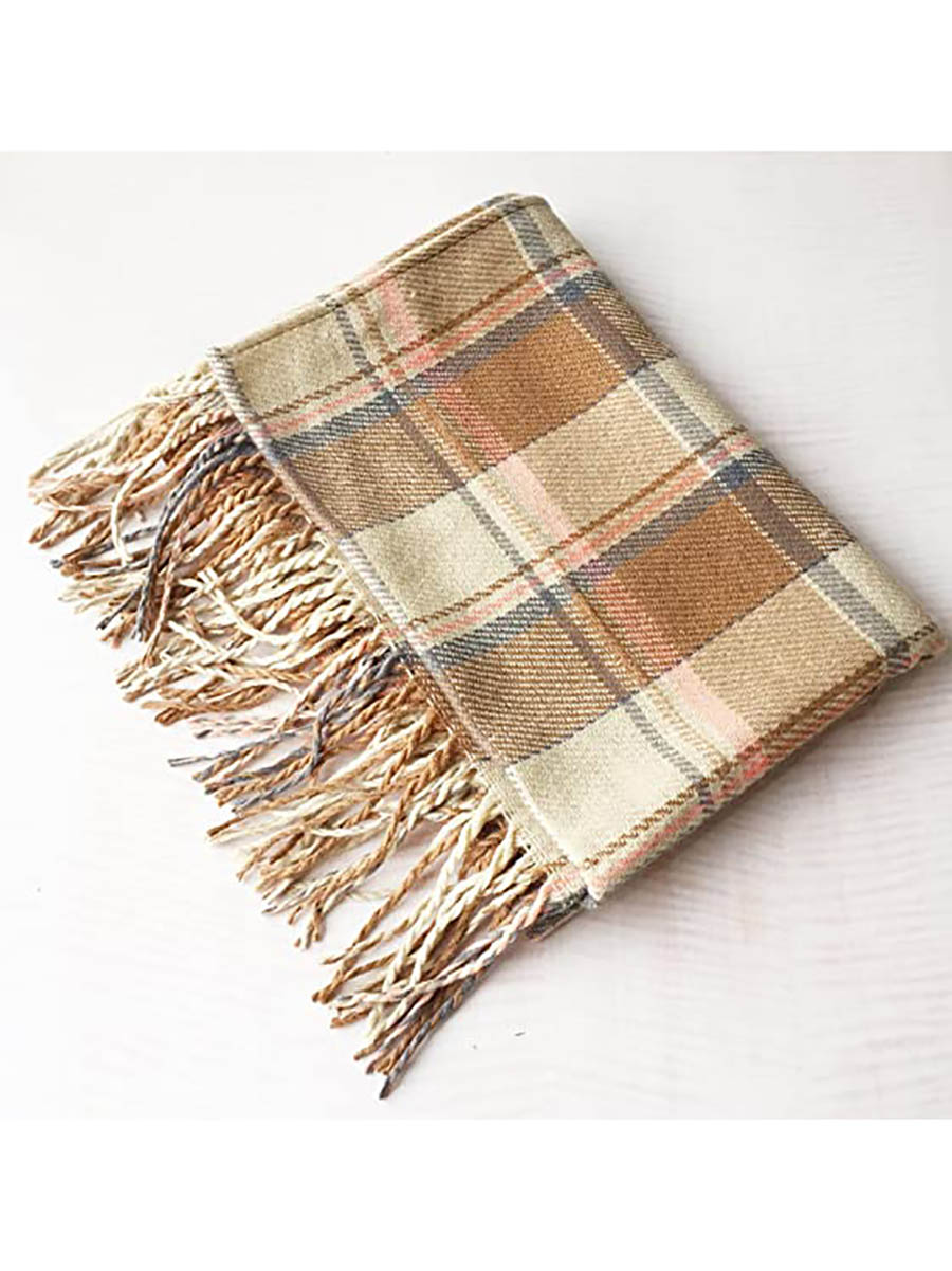 Veleaee Warm Plaid Tassel Scarf