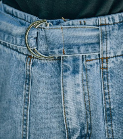 Veleaee Metal Buckle Legged Harem Jeans