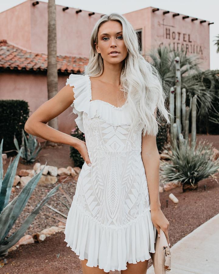 Veleaee Lace Pleated Ruffle One-Shoulder Dress
