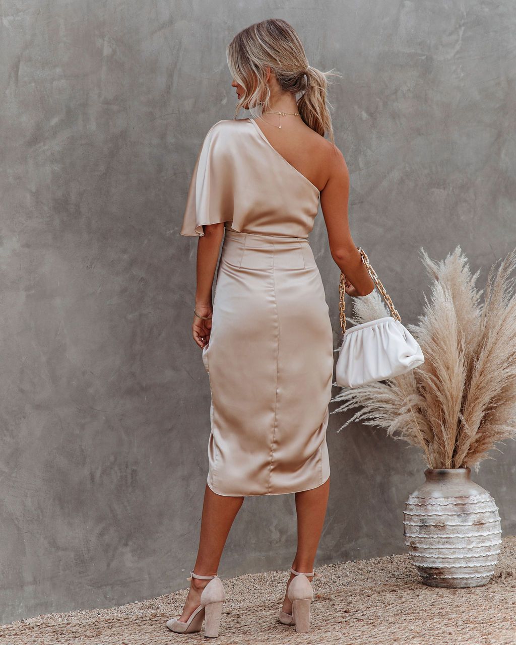 Veleaee One-Shoulder Irregular Skirt Dress