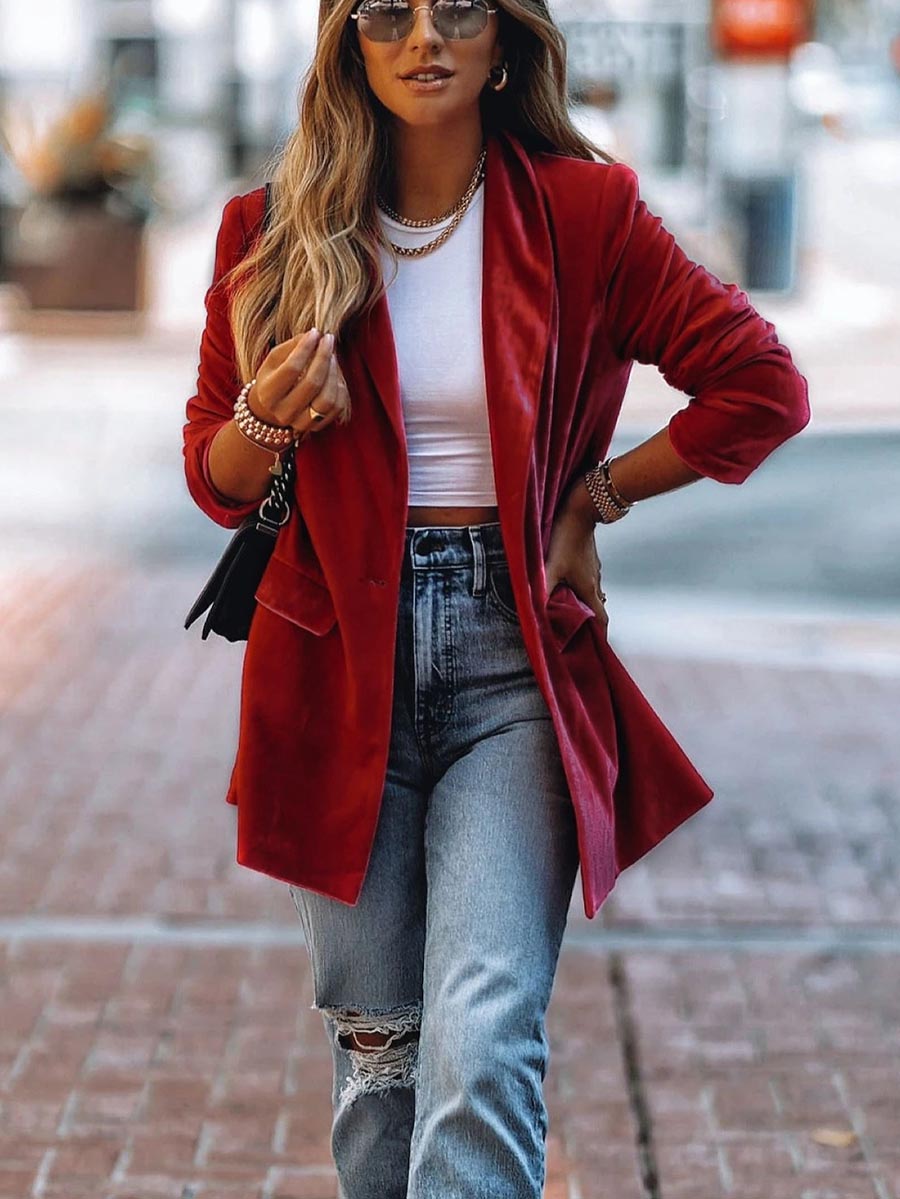 Veleaee Ritz and Romance Pocketed Velvet Blazer