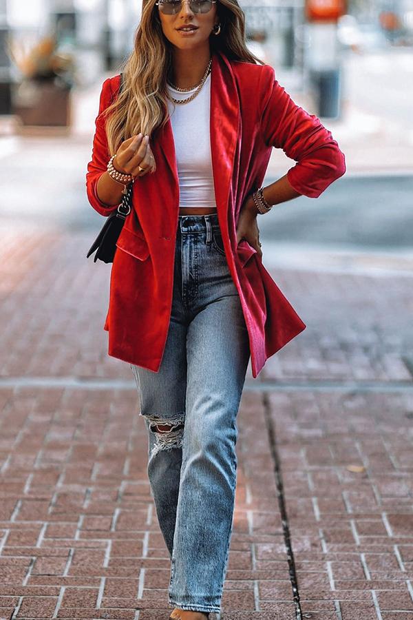 Veleaee Ritz and Romance Pocketed Velvet Blazer