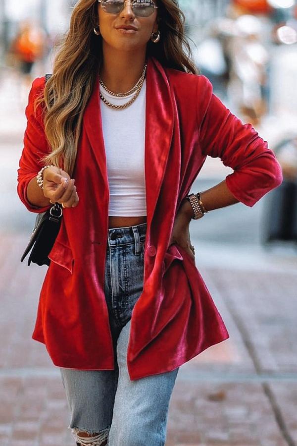 Veleaee Ritz and Romance Pocketed Velvet Blazer