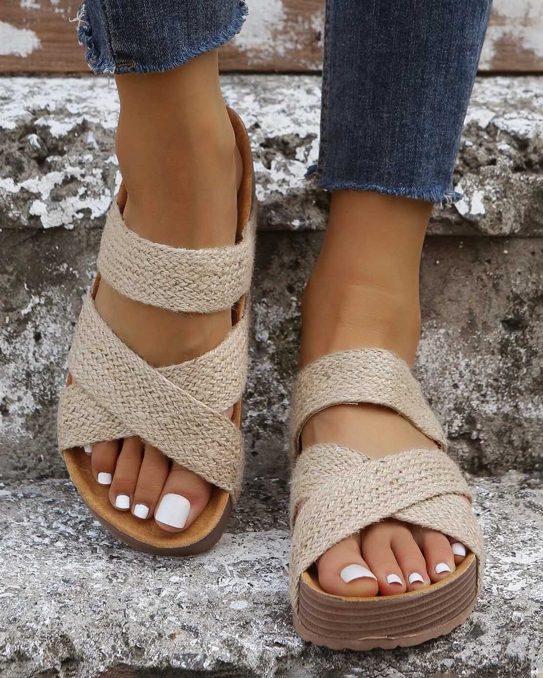 Veleaee Thick Soled Woven Sandals